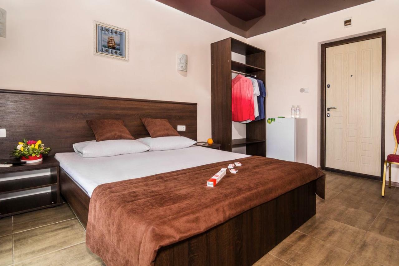 Hotel Marmaris Skadovsʼk Esterno foto